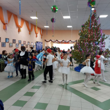 Новогодний утренник «Новогодняя карусель»